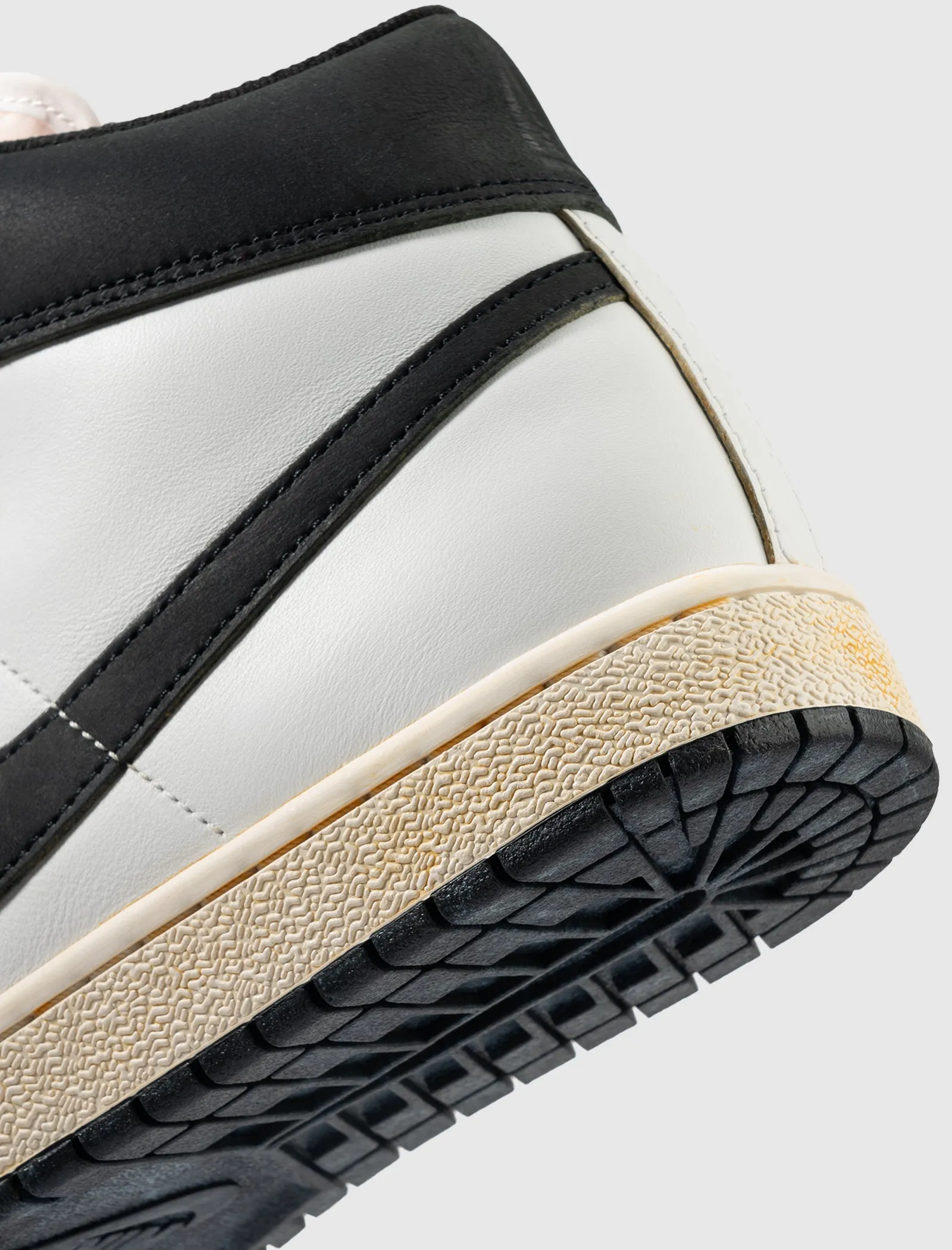 A MA MANIÉRE x JORDAN AIR SHIP SP "SUMMIT WHITE/BLACK"