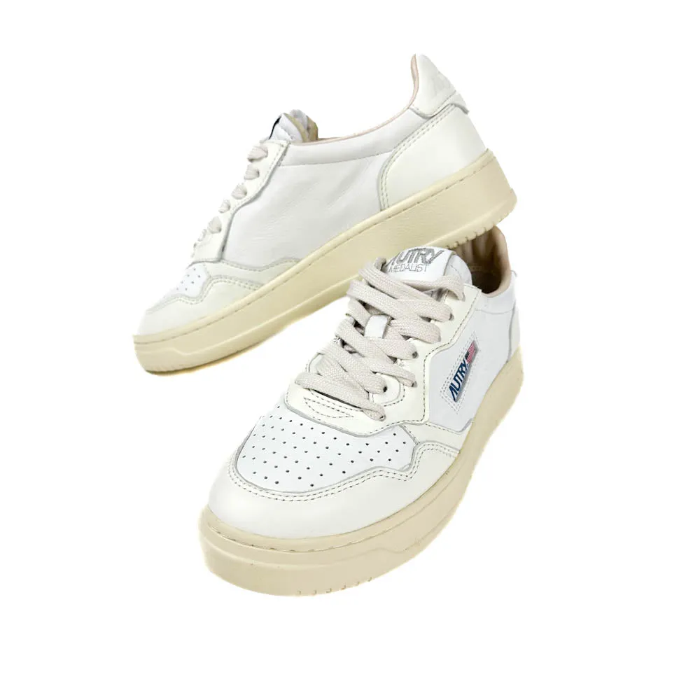 Autry - Medalist Low AULW GH01 (White/White)