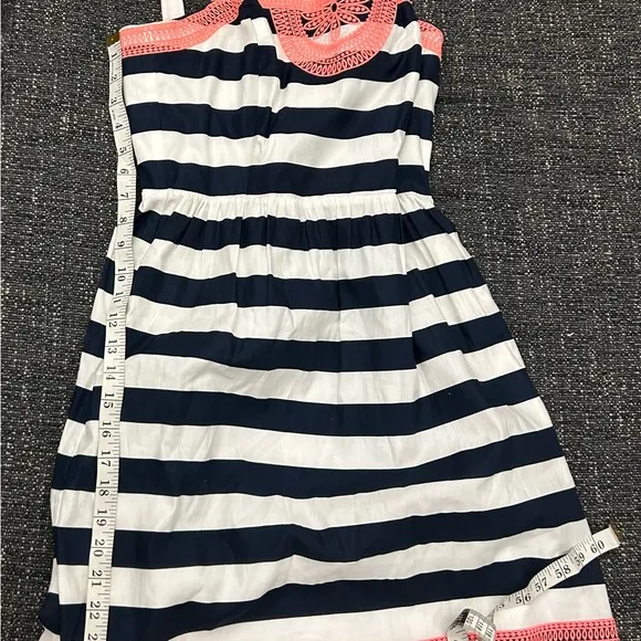 Dress Navy and White Striped with Coral Accents- size 2-Vineyard Vines-classy