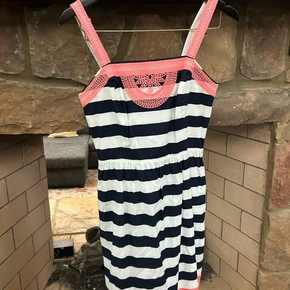 Dress Navy and White Striped with Coral Accents- size 2-Vineyard Vines-classy