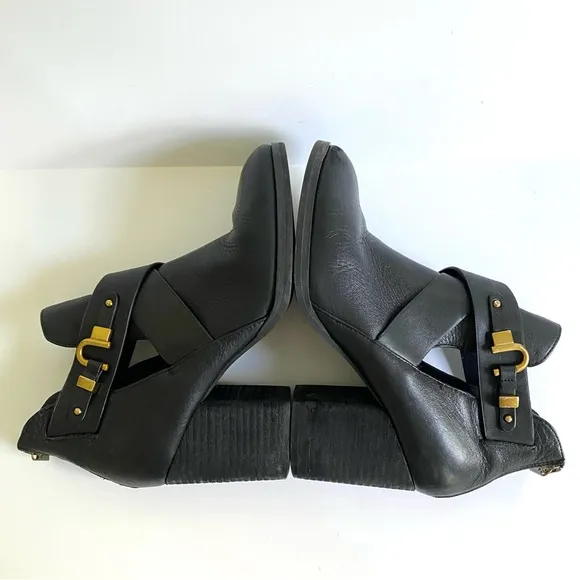 Isola Larkin Leather Cutout Ankle Booties Block Heel Cross Strap Black Size‎ 7.5