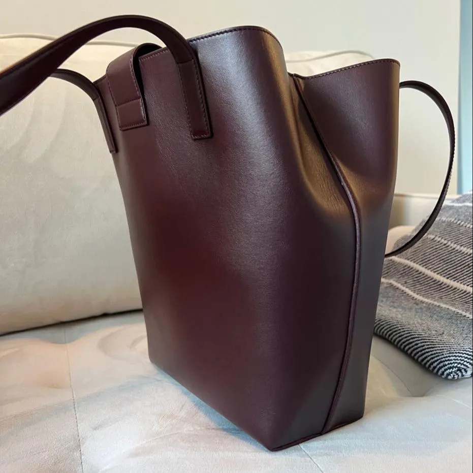 La Borsa Tote Bucket Bag