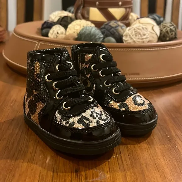 Michael Kors Baby Ivy Mist Baby crib booties shoes new infant black gold