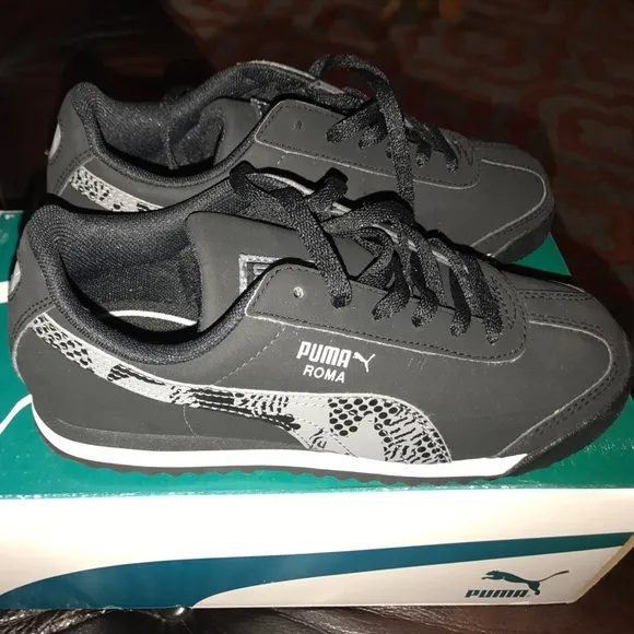 Puma suede and Leather kids sneakers US 2C