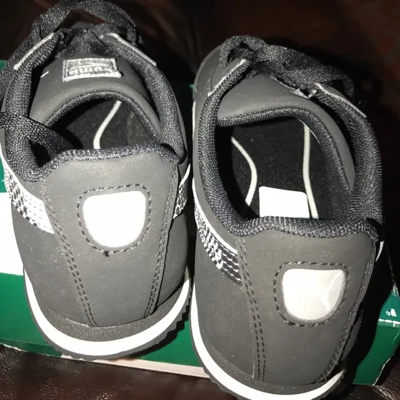 Puma suede and Leather kids sneakers US 2C