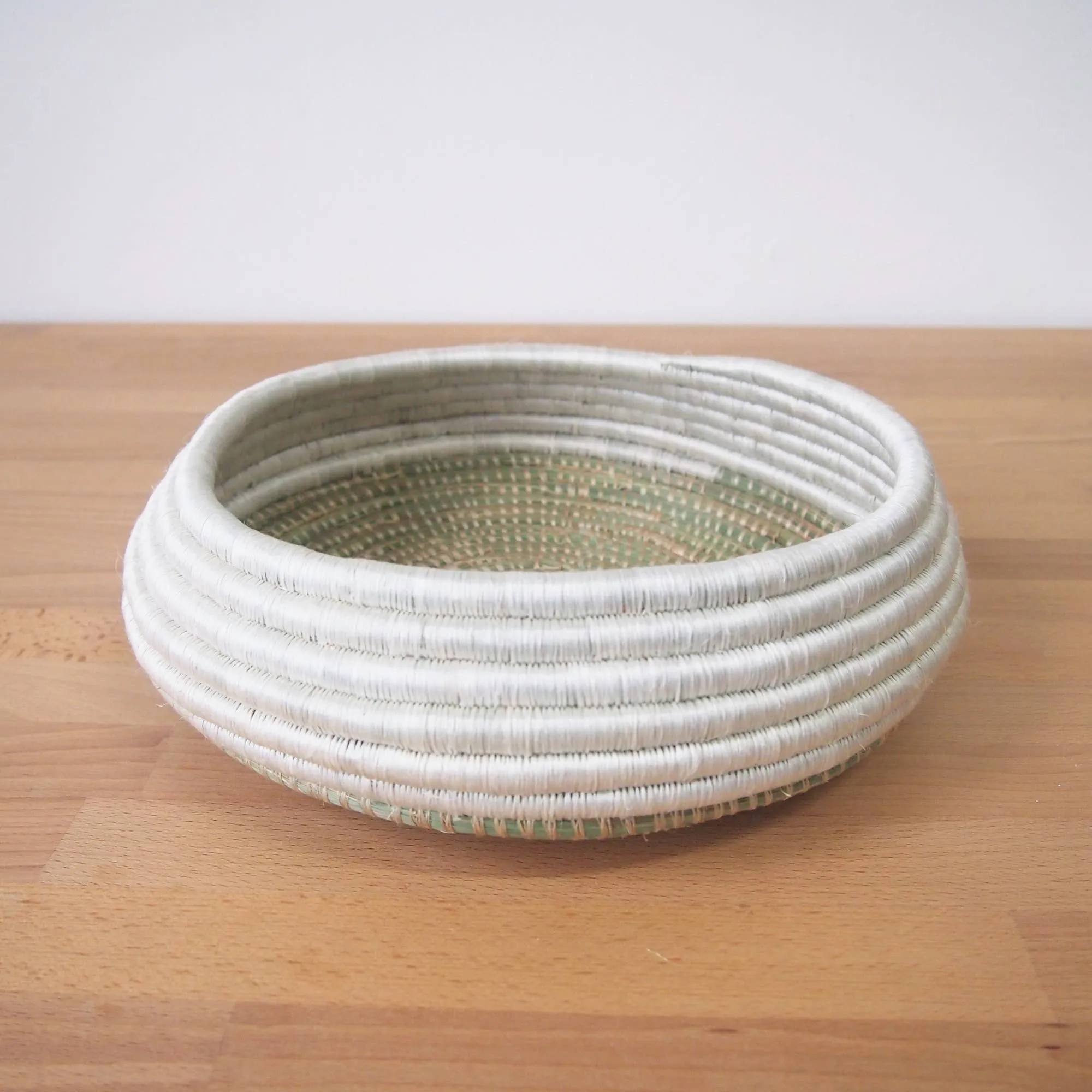 Shallow Fruit Bowl: White